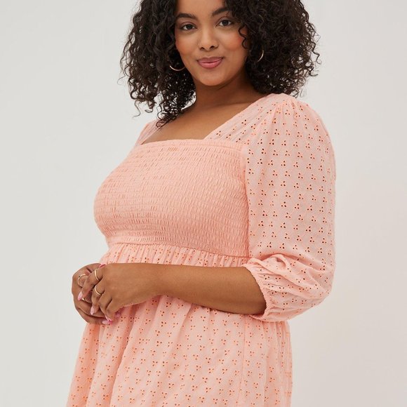 Torrid Smocked Babydoll Top Blouse Voile Eyelet Peach Size 2/2X - Picture 3 of 12